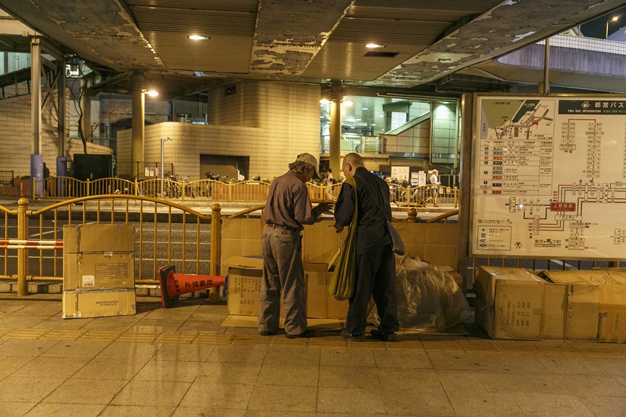Night patrol—Rev. Yoshimizu(Photo: Masaru Niimi)